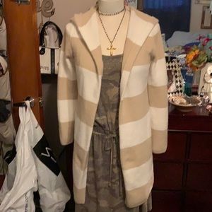 Pol’s sweater with hood